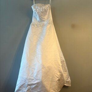 David's Bridal Michelangelo Strapless Beaded Wedding Dress Size 6 T8589